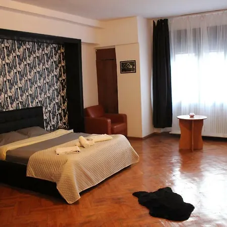 Luxury In Bucharest's Center Pansiyon *